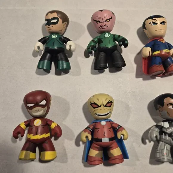 Mezco Mini Mez-Itz DC Comics Figure Lot - 15 Figures Inc. Rare Variants & Batman - Picture 2 of 16